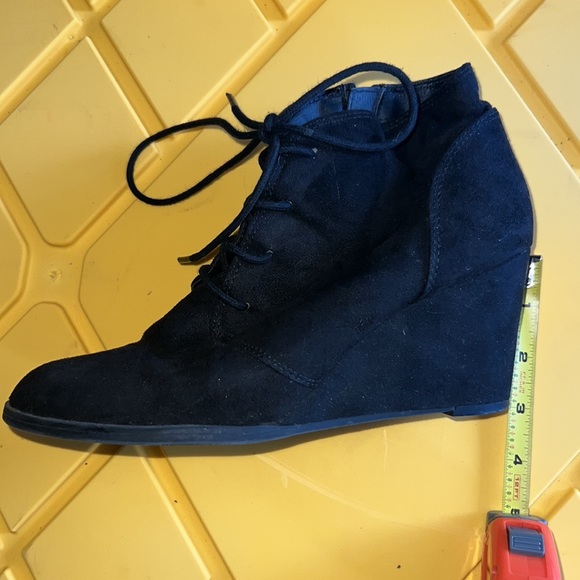 Beautiful Booties !! - Picture 6 of 6